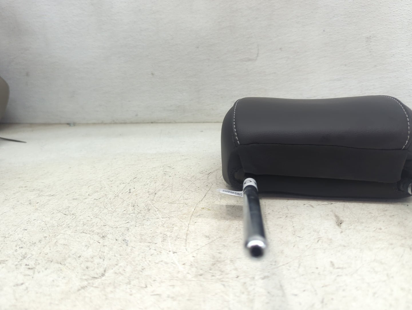 2019 Ford Escape Headrest Head Rest Front Driver Seat Black 1473499 - Oemusedautoparts1.com
