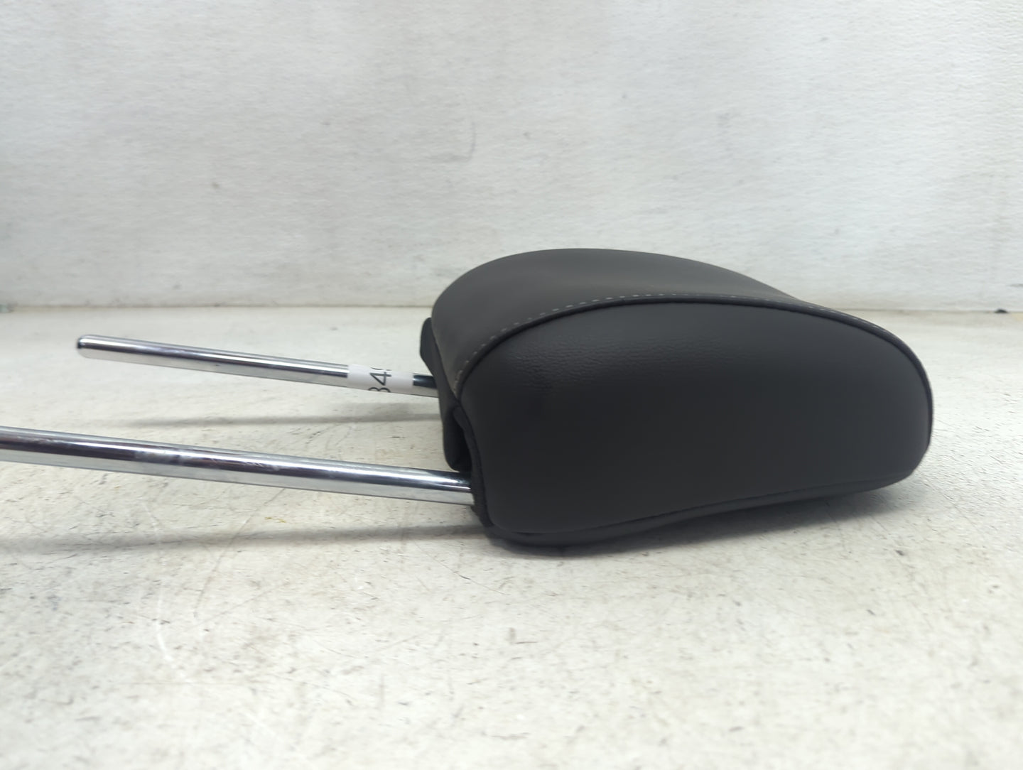 2019 Ford Escape Headrest Head Rest Front Driver Seat Black 1473499 - Oemusedautoparts1.com