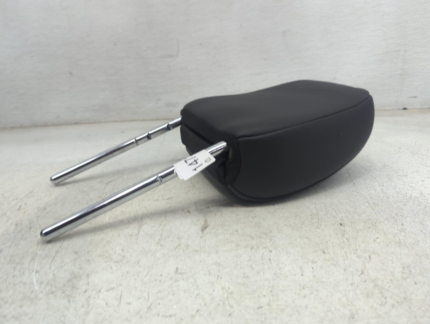 2019 Ford Escape Headrest Head Rest Front Driver Seat Black 1473499 - Oemusedautoparts1.com