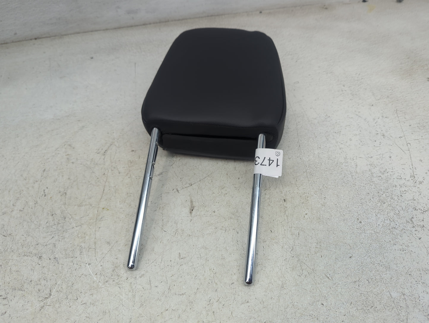 2019 Ford Escape Headrest Head Rest Front Driver Seat Black 1473499 - Oemusedautoparts1.com