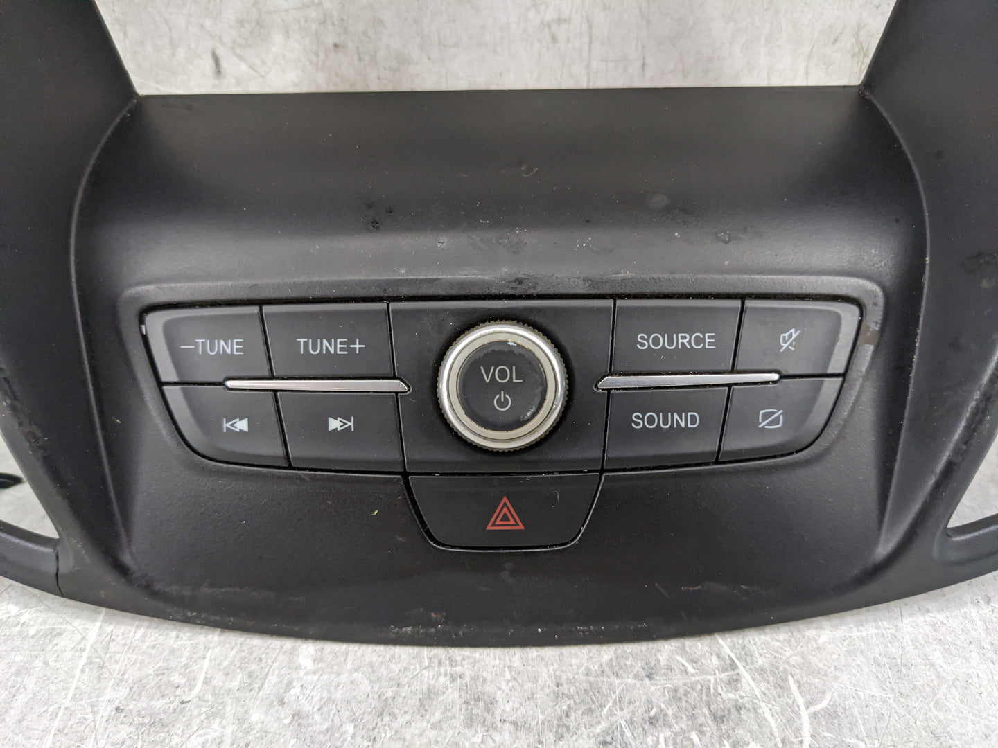 2017-2019 Ford Escape Radio Control Panel Black 1474474 - Oemusedautoparts1.com
