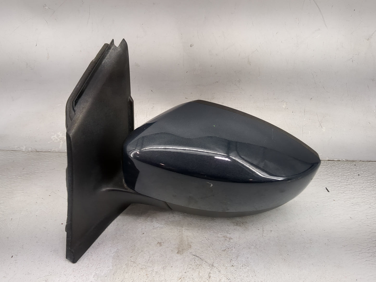 2017-2019 Ford Escape Driver Side View Mirror - Left Door Mirror OEM Used - Oemusedautoparts1.com