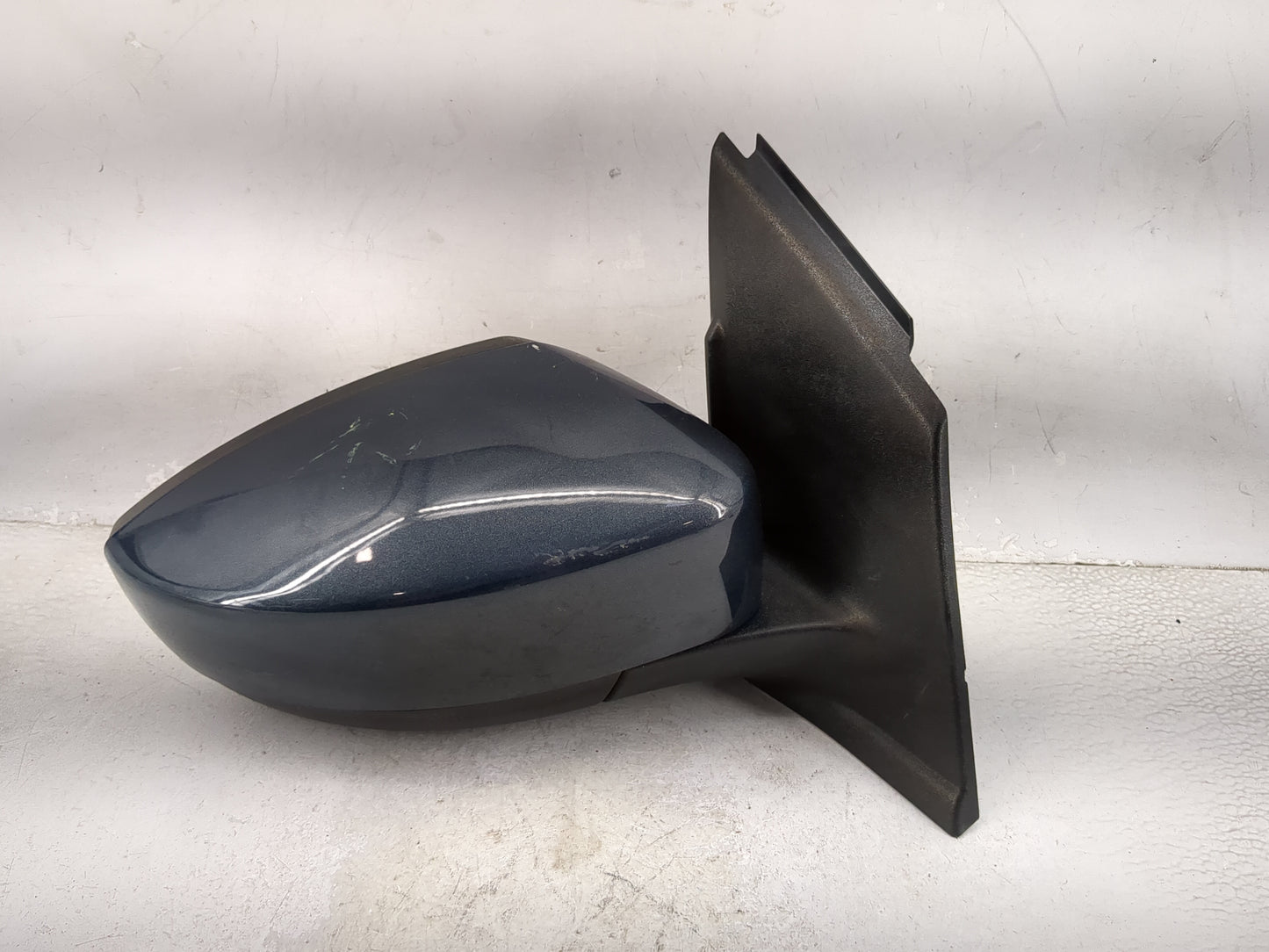 2017-2019 Ford Escape Passenger Side View Mirror - Right Door Mirror OEM Used - Oemusedautoparts1.com