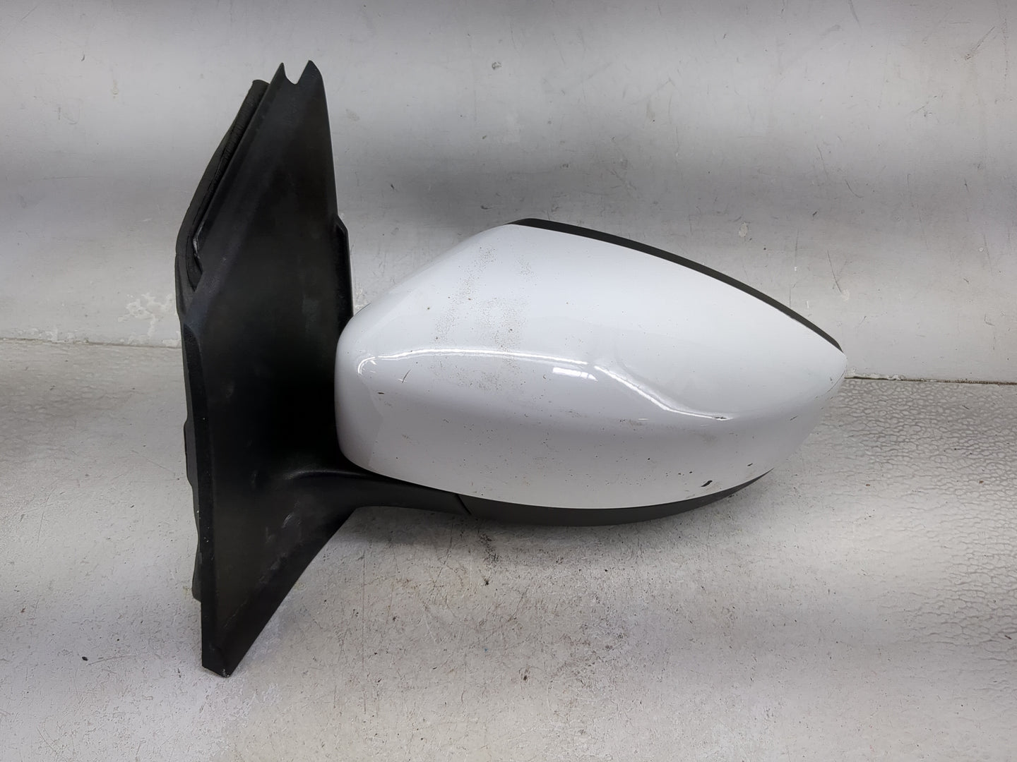 2019 Ford Escape Driver Side View Mirror - Left Door Mirror OEM Used - Oemusedautoparts1.com