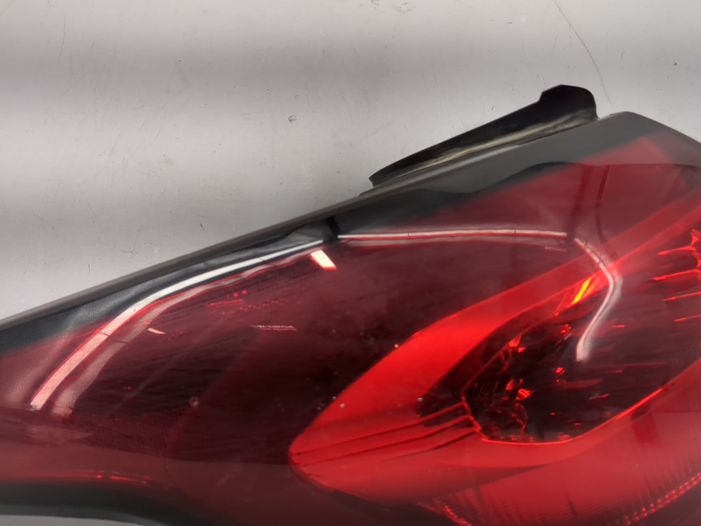 2019 Ford Escape Tail Light Assembly Driver Left OEM P/N:KJ54-13405-BB Fits OEM Used Auto Parts - Oemusedautoparts1.com