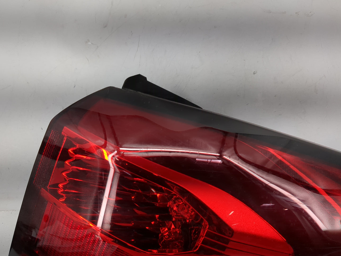 2019 Ford Escape Tail Light Assembly Passenger Right OEM P/N:KJ54-13404-BB Fits OEM Used Auto Parts - Oemusedautoparts1.com