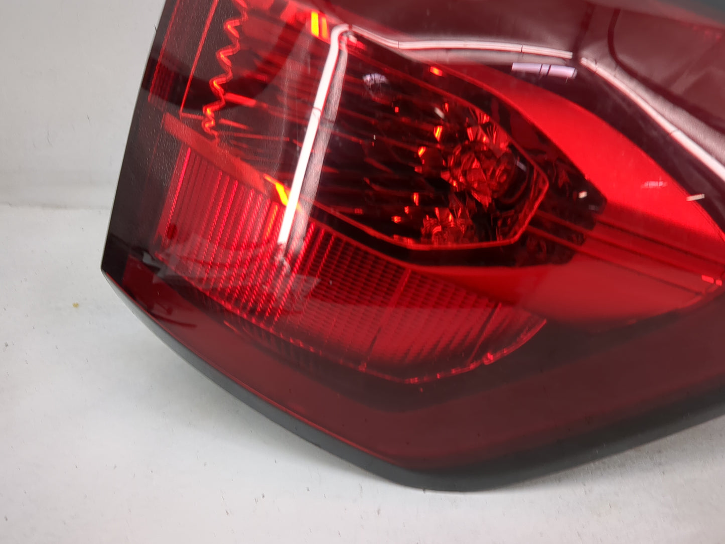 2019 Ford Escape Tail Light Assembly Passenger Right OEM P/N:KJ54-13404-BB Fits OEM Used Auto Parts - Oemusedautoparts1.com