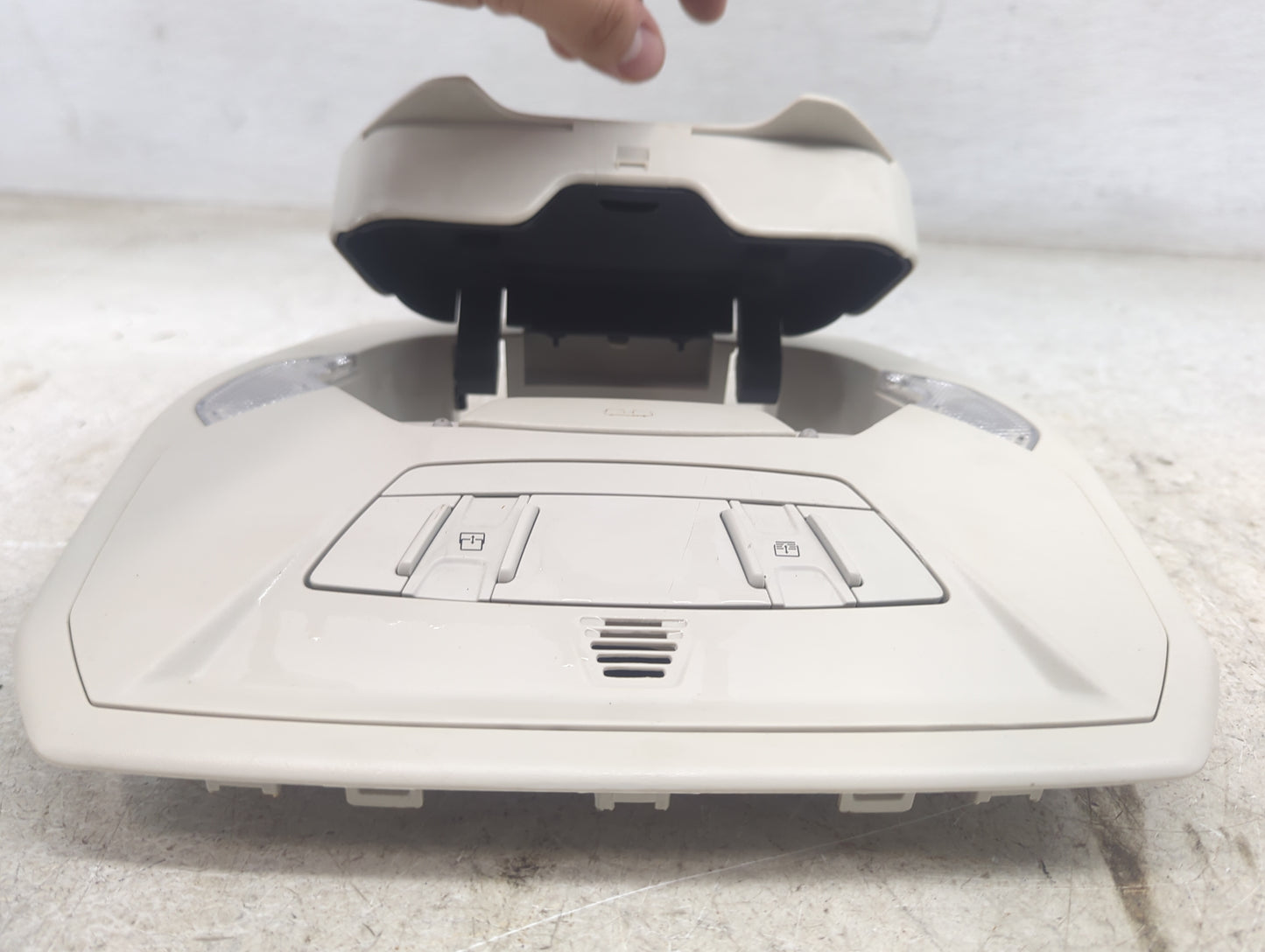 2019 Ford Escape Overhead Roof Console Tan - Oemusedautoparts1.com