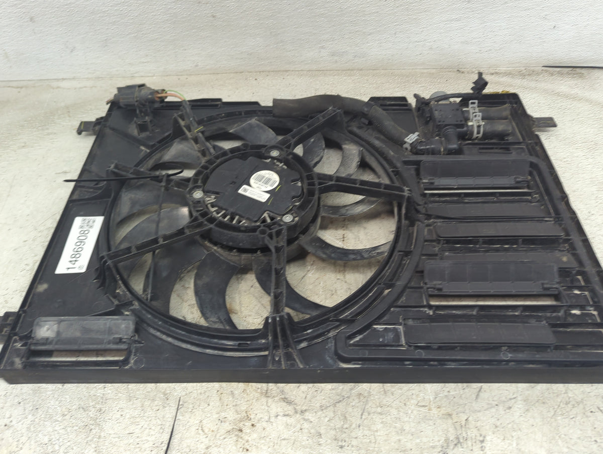 2017-2019 Ford Escape Electric Radiator Cooling Fan Motor Assembly P/N:GV61-8C607-AB HW03SW00, C45681-100 Fits Fits 2017 201