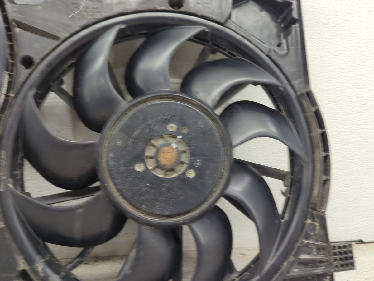 2017-2019 Ford Escape Electric Radiator Cooling Fan Motor Assembly P/N:EJ73-8C607-DB F00HX2G248 Fits Fits 2015 2016 2017 201