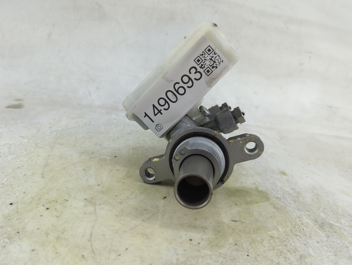 2013-2019 Ford Escape Brake Master Cylinder 1490693 - Oemusedautoparts1.com