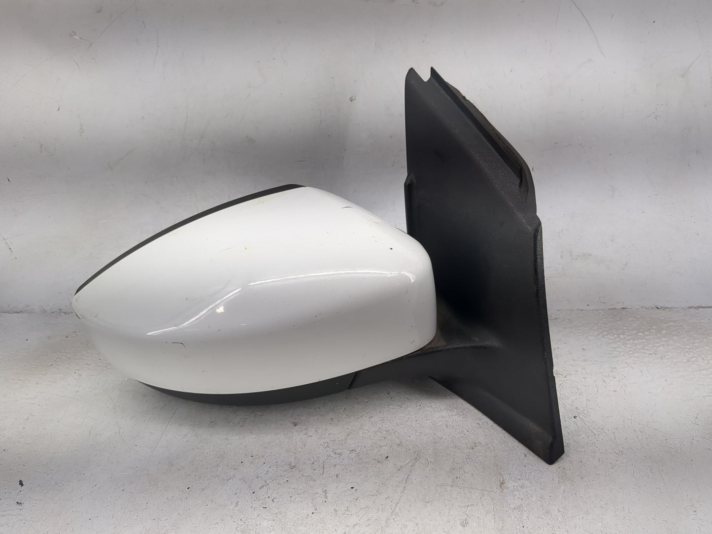 2017-2019 Ford Escape Passenger Side View Mirror - Right Door Mirror OEM Used - Oemusedautoparts1.com