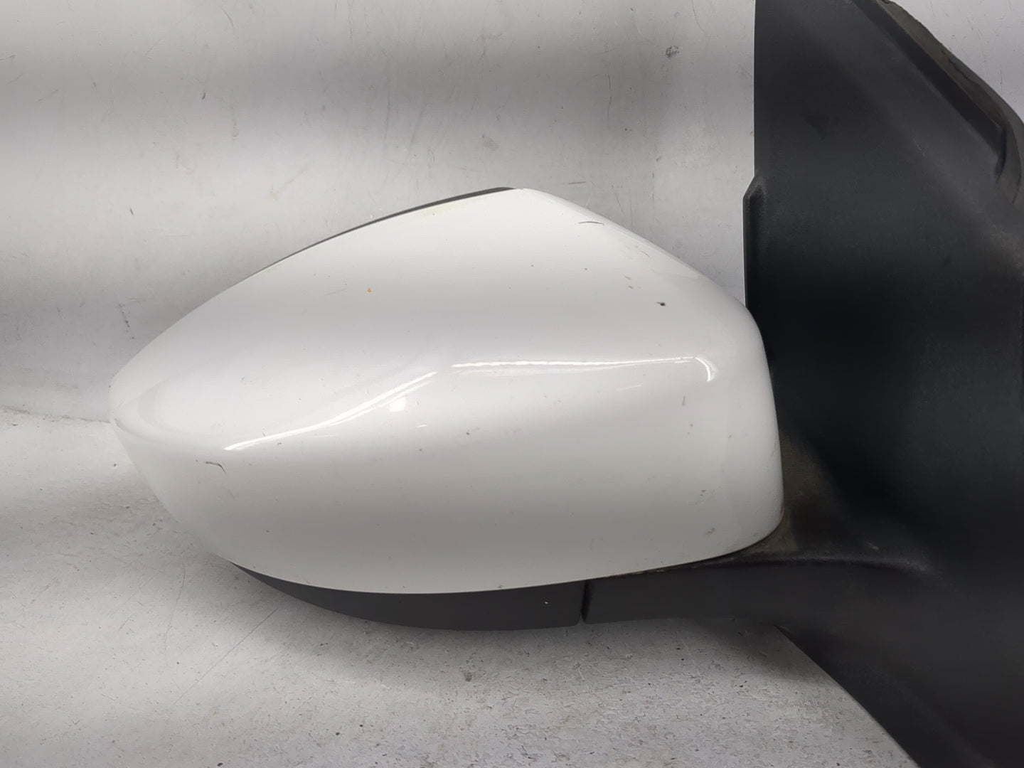 2017-2019 Ford Escape Passenger Side View Mirror - Right Door Mirror OEM Used - Oemusedautoparts1.com