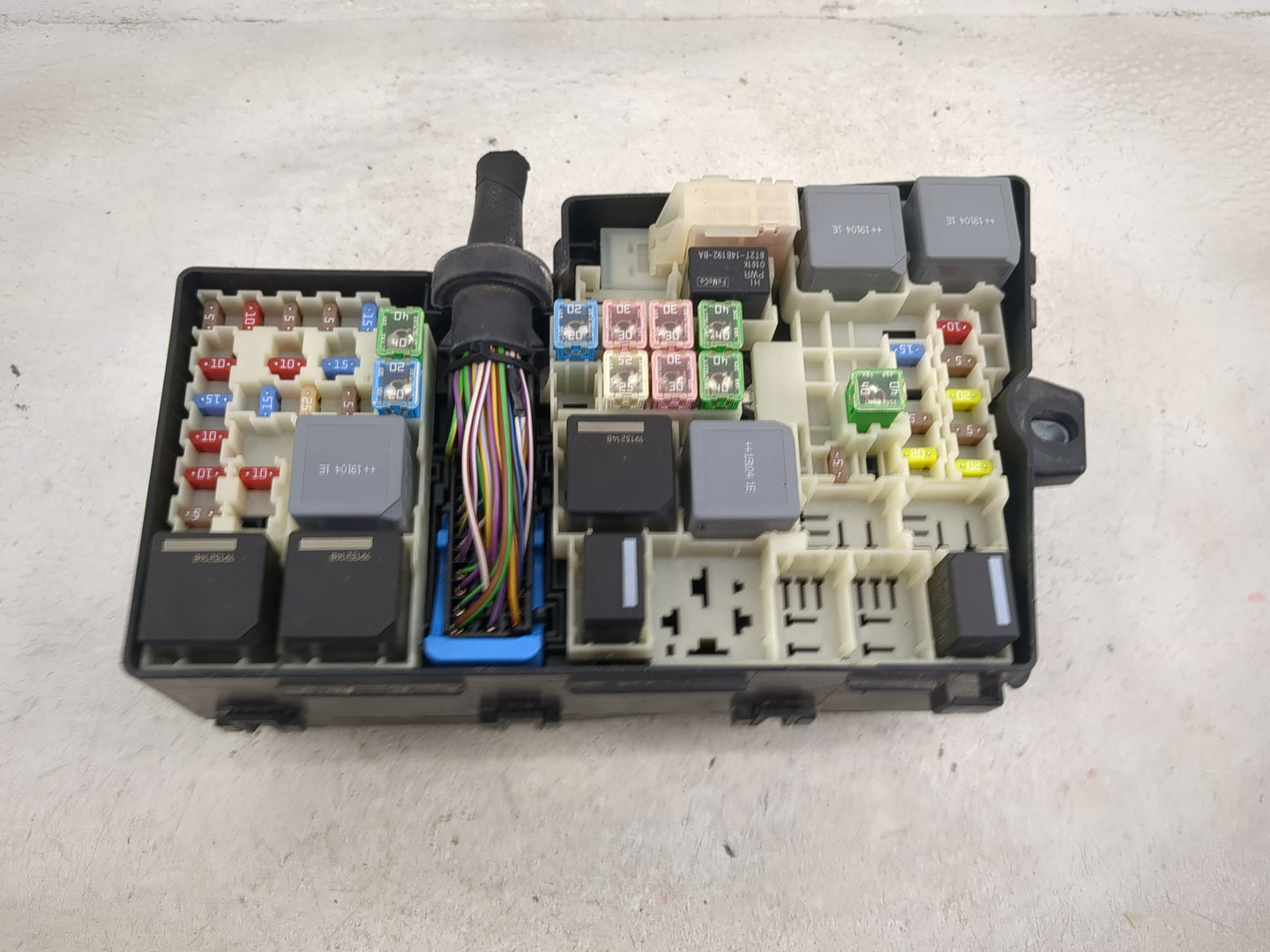 2019 Ford Escape Fusebox Fuse Box Panel Relay Module P/N:AV6T-14A067-AD E02345500 Fits OEM Used Auto Parts - Oemusedautopart