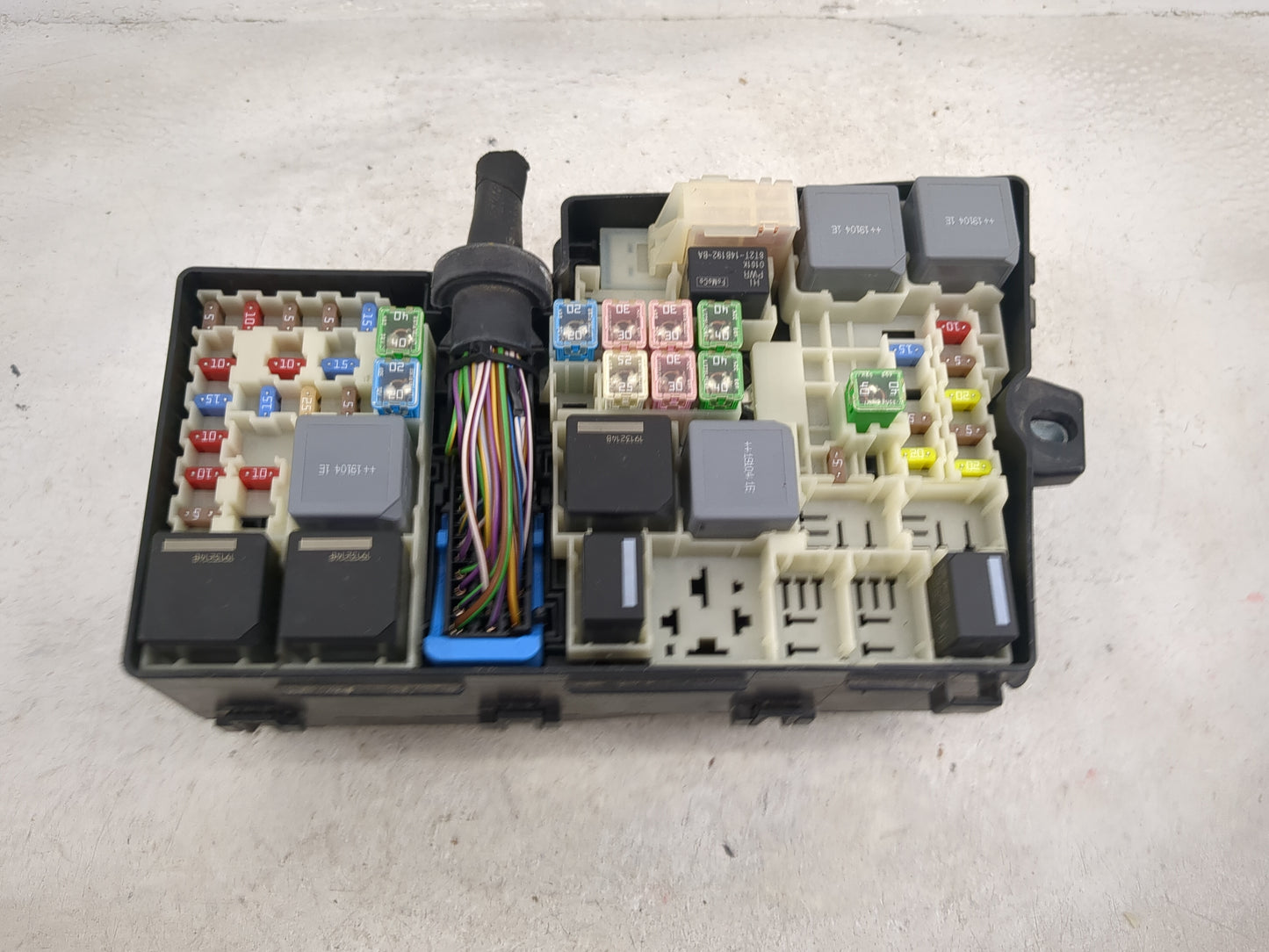 2019 Ford Escape Fusebox Fuse Box Panel Relay Module P/N:AV6T-14A067-AD E02345500 Fits OEM Used Auto Parts - Oemusedautopart