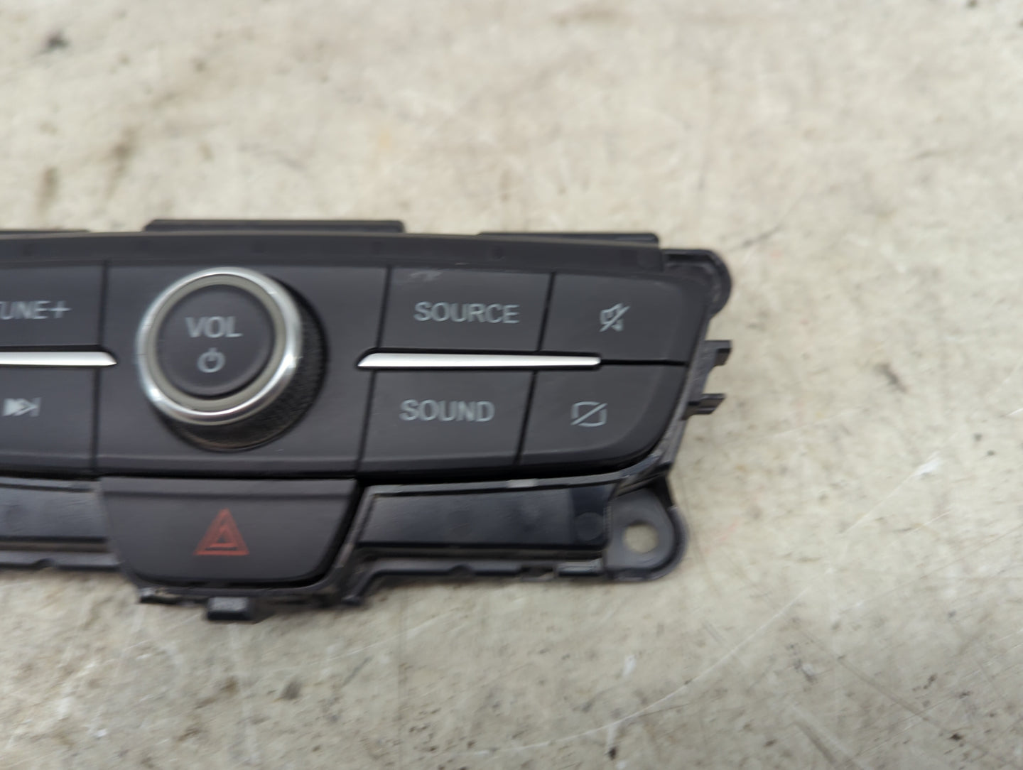 2019 Ford Escape Radio AM FM Cd Player Receiver Replacement P/N:JJ5T18K811HB 4F571-HB, 7C7322D4, 17025170-01 Fits OEM Used A