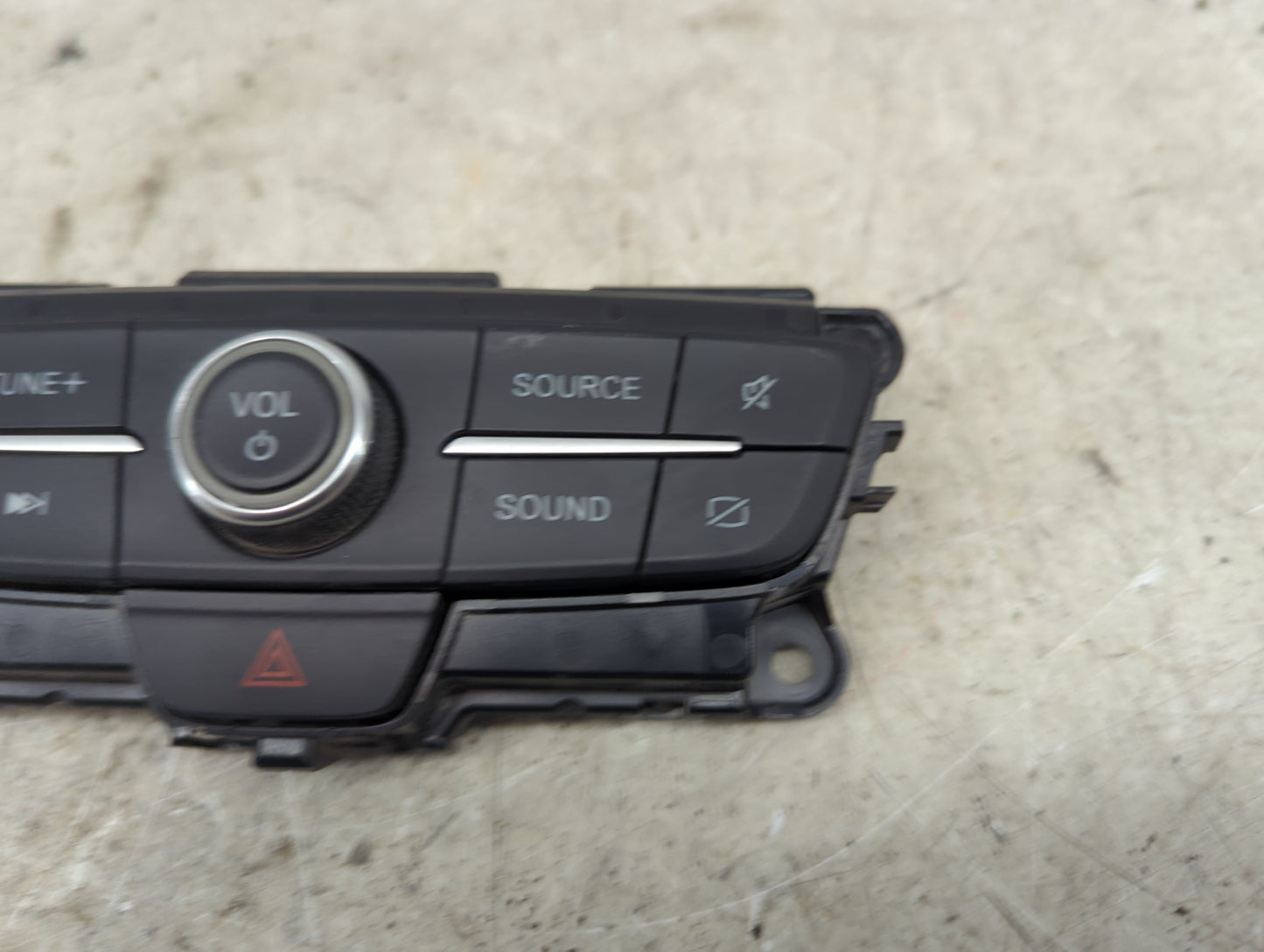2019 Ford Escape Radio AM FM Cd Player Receiver Replacement P/N:JJ5T18K811HB 4F571-HB, 7C7322D4, 17025170-01 Fits OEM Used A