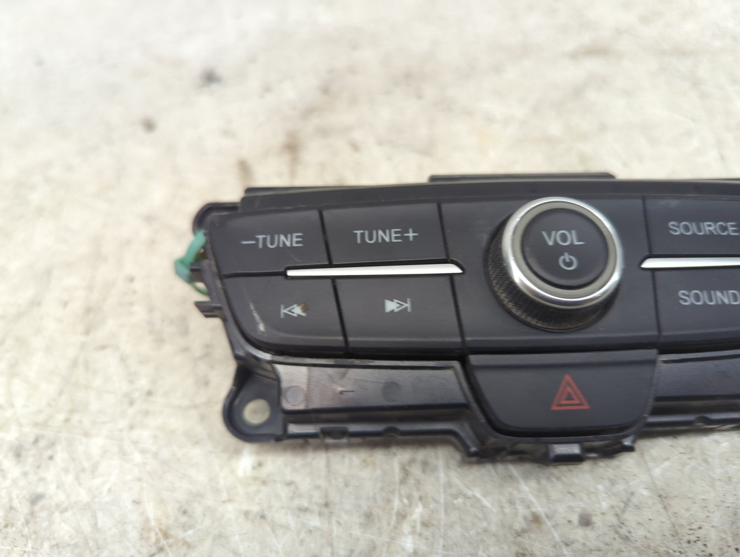 2019 Ford Escape Radio AM FM Cd Player Receiver Replacement P/N:JJ5T18K811HB 4F571-HB, 7C7322D4, 17025170-01 Fits OEM Used A