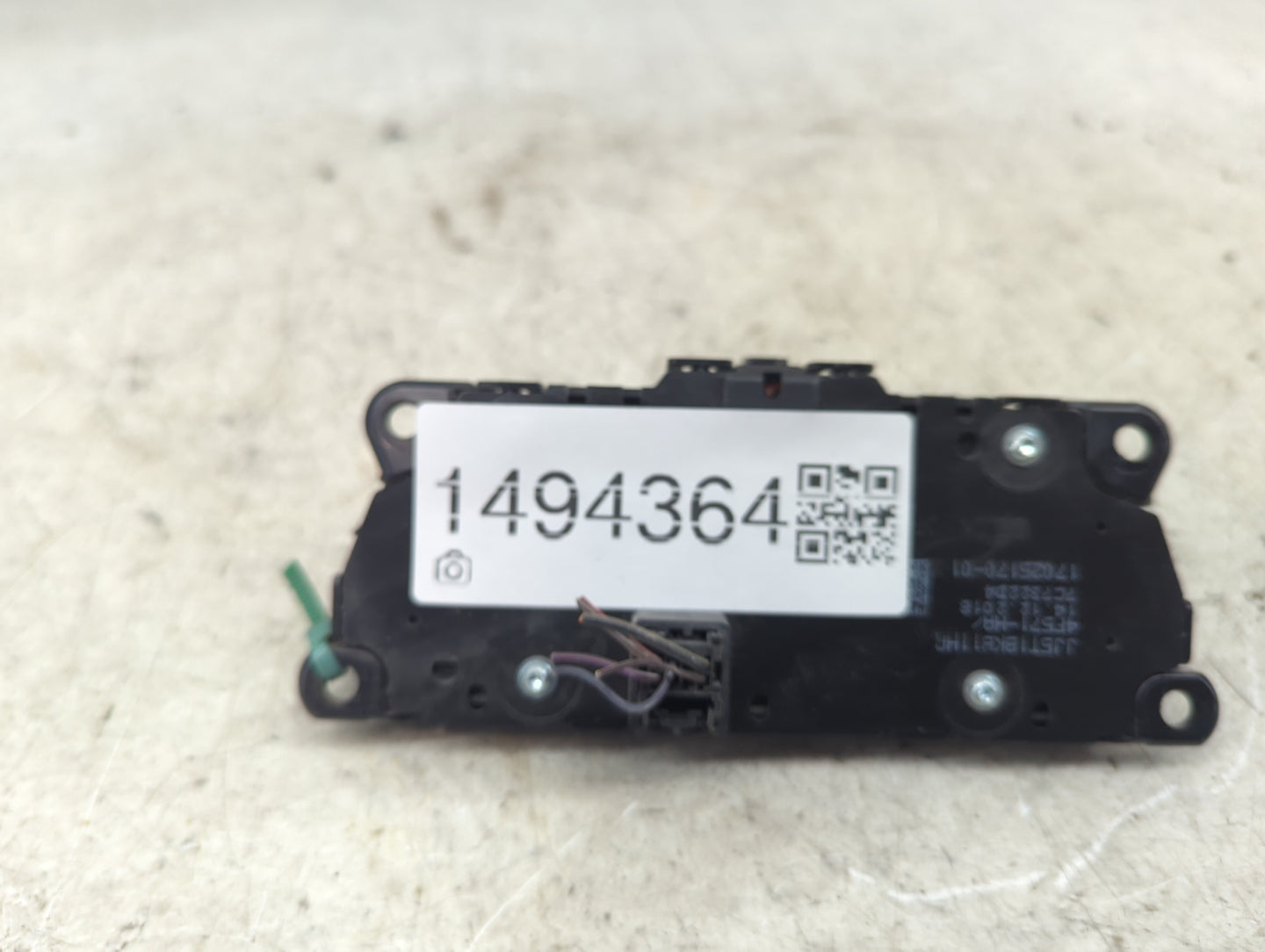 2019 Ford Escape Radio AM FM Cd Player Receiver Replacement P/N:JJ5T18K811HB 4F571-HB, 7C7322D4, 17025170-01 Fits OEM Used A