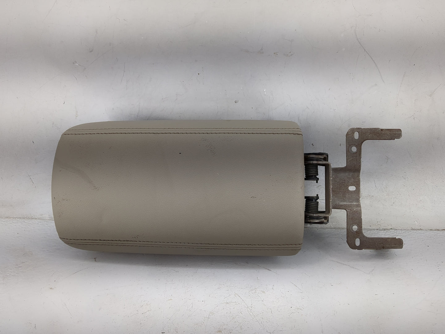2019 Ford Escape Center Console Armrest Cover Lid P/N:GJ54S045D80 Fits OEM Used Auto Parts - Oemusedautoparts1.com