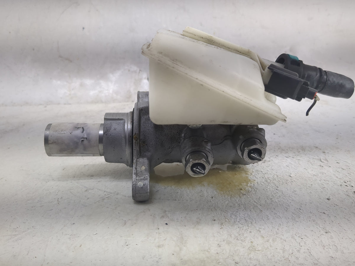2013-2019 Ford Escape Brake Master Cylinder 1498228 - Oemusedautoparts1.com