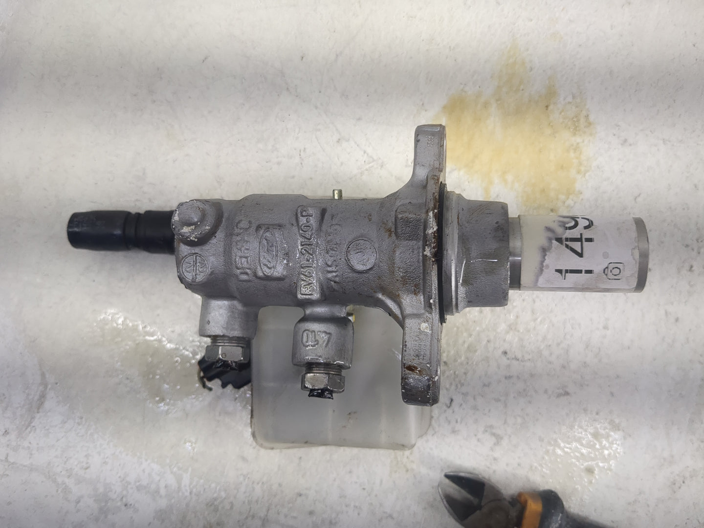 2013-2019 Ford Escape Brake Master Cylinder 1498228 - Oemusedautoparts1.com