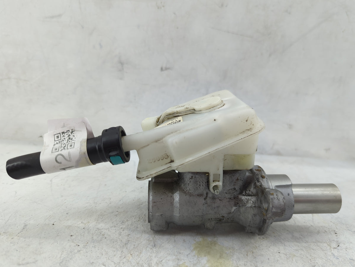 2013-2019 Ford Escape Brake Master Cylinder 1498912 - Oemusedautoparts1.com