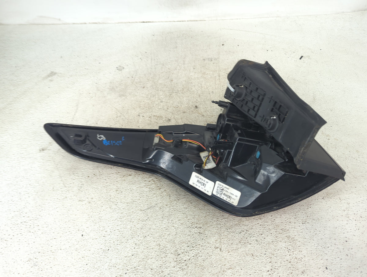 2019 Ford Escape Tail Light Assembly Passenger Right OEM P/N:KJ54-13404-BB Fits OEM Used Auto Parts - Oemusedautoparts1.com