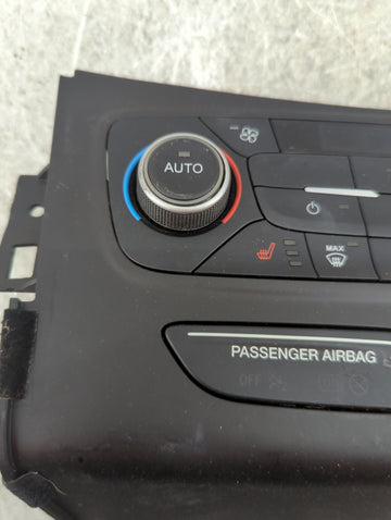 2018-2019 Ford Escape Climate Control Module Temperature AC/Heater Replacement P/N:GJ5T-18C612-CJ Fits Fits 2018 2019 OEM Used Auto Parts