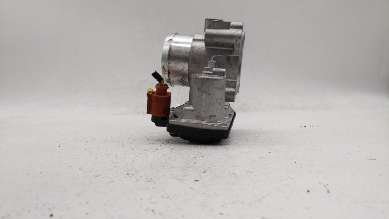 2017-2019 Ford Escape Throttle Body P/N:DS7G-9E991-BB DS7G-9F991-CA Fits Fits 2014 2015 2016 2017 2018 2019 OEM Used Auto Pa