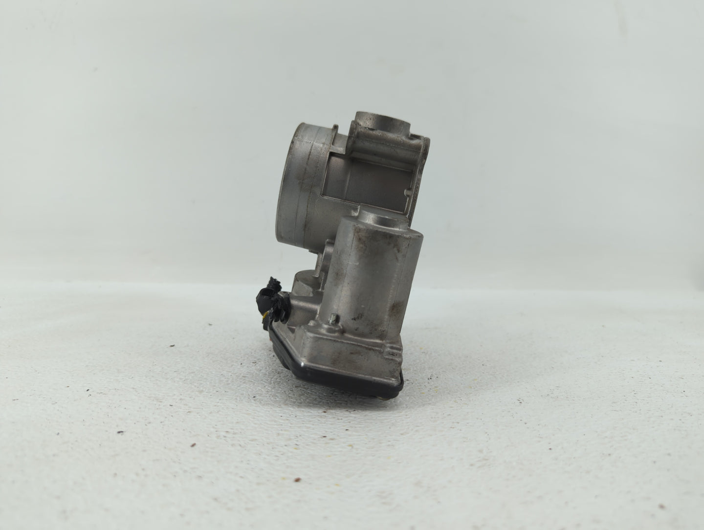 2013-2019 Ford Escape Throttle Body P/N:DS7E-9F991-AK DS7E-9F991-AD Fits Fits 2013 2014 2015 2016 2017 2018 2019 2020 OEM Us