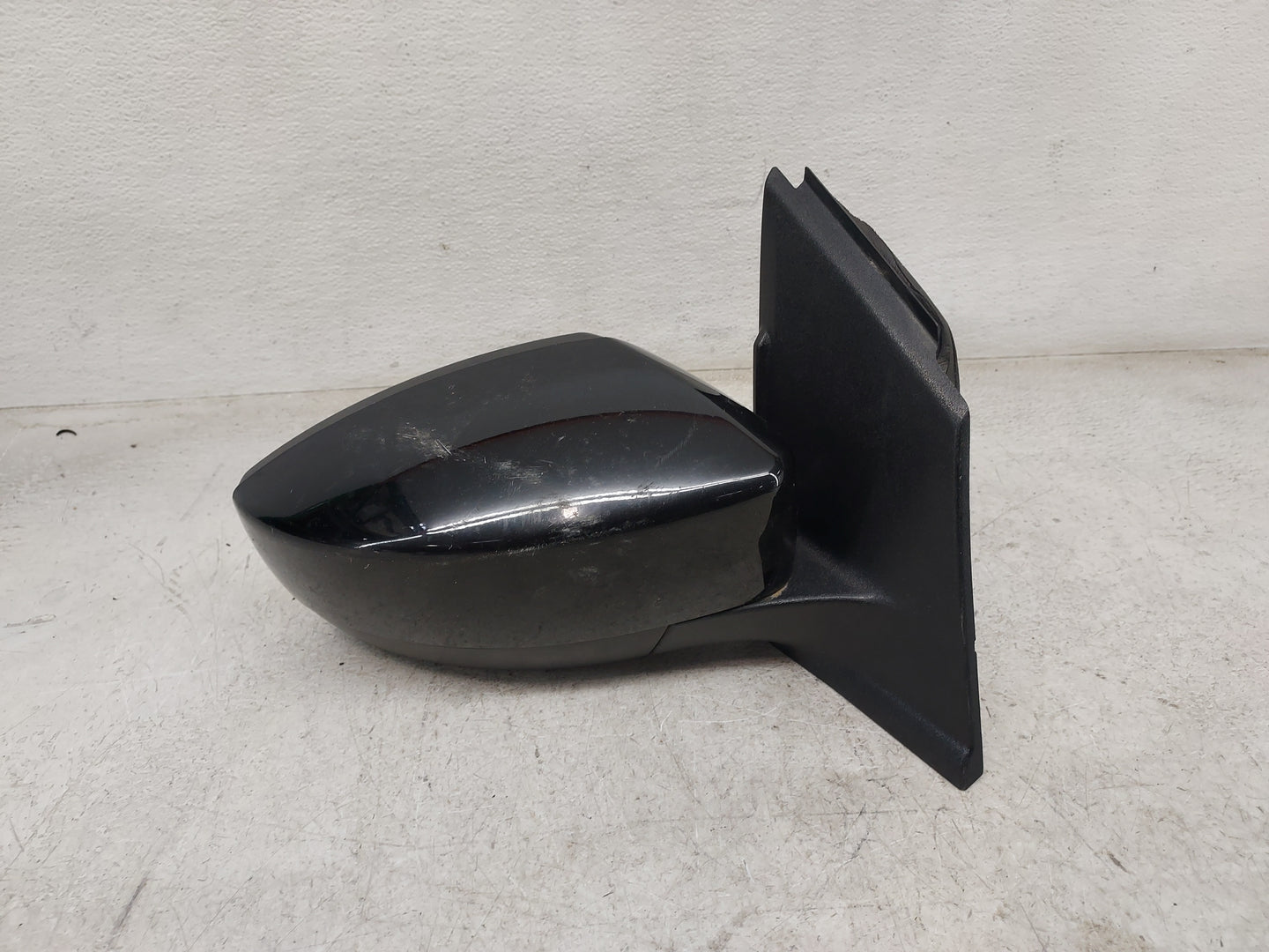2017-2019 Ford Escape Passenger Side View Mirror - Right Door Mirror OEM Used - Oemusedautoparts1.com