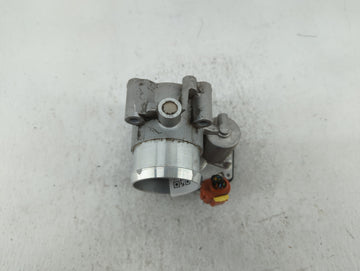 2017-2019 Ford Escape Throttle Body P/N:DS7G-9F991-CA Fits Fits 2014 2015 2016 2017 2018 2019 2020 OEM Used Auto Parts
