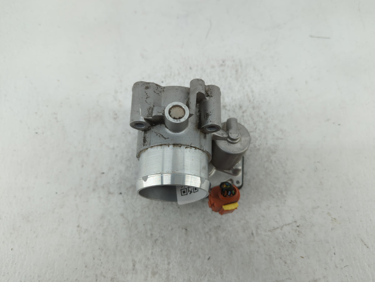 2017-2019 Ford Escape Throttle Body P/N:DS7G-9F991-CA Fits Fits 2014 2015 2016 2017 2018 2019 2020 OEM Used Auto Parts - Oem