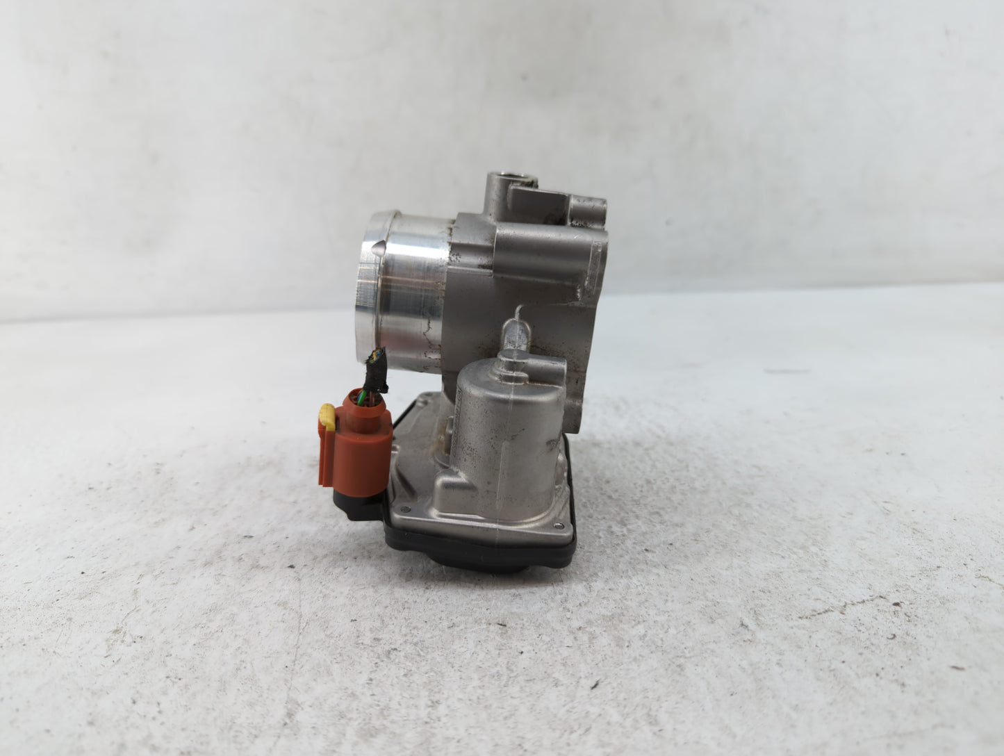 2017-2019 Ford Escape Throttle Body P/N:DS7G-9F991-CA Fits Fits 2014 2015 2016 2017 2018 2019 2020 OEM Used Auto Parts - Oem