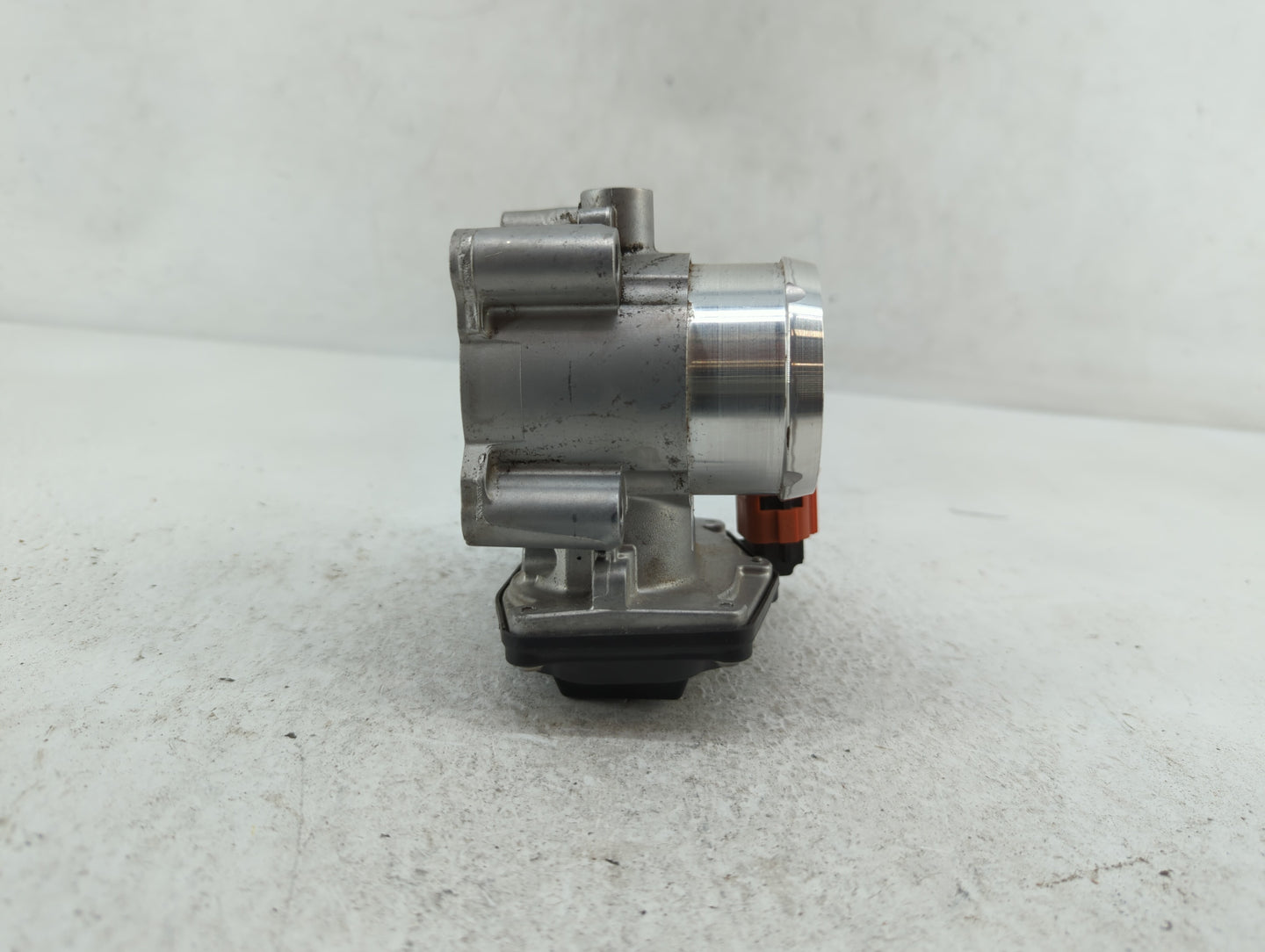 2017-2019 Ford Escape Throttle Body P/N:DS7G-9F991-CA Fits Fits 2014 2015 2016 2017 2018 2019 2020 OEM Used Auto Parts - Oem