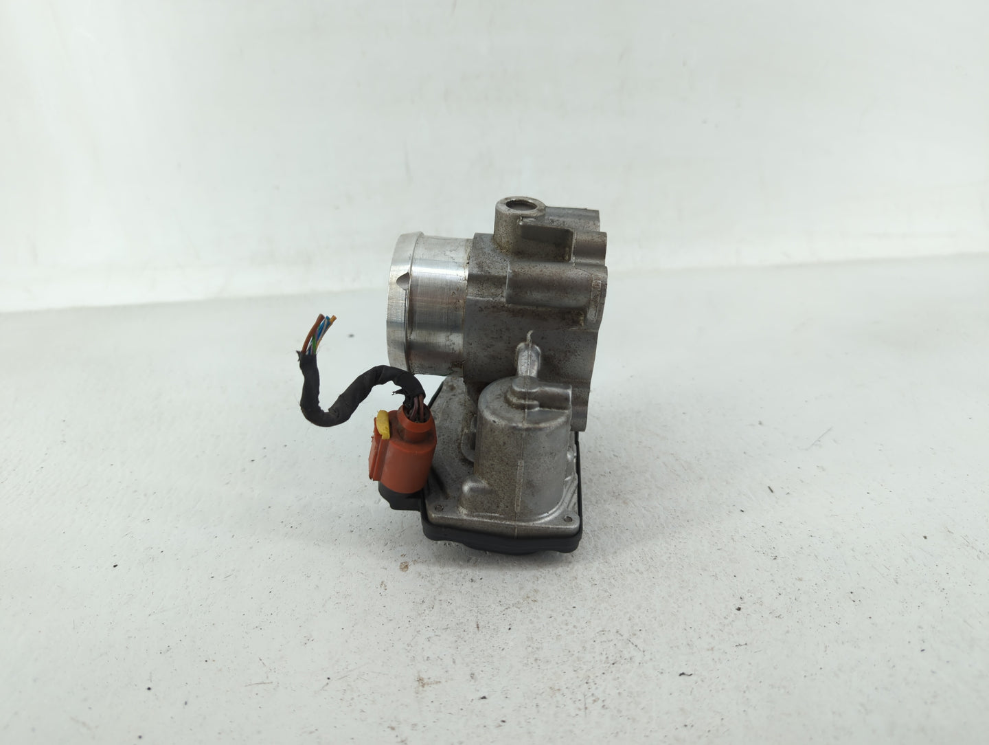 2017-2019 Ford Escape Throttle Body P/N:DS7G-9F991-BB DS7G-9F991-CA Fits Fits 2014 2015 2016 2017 2018 2019 2020 OEM Used Au