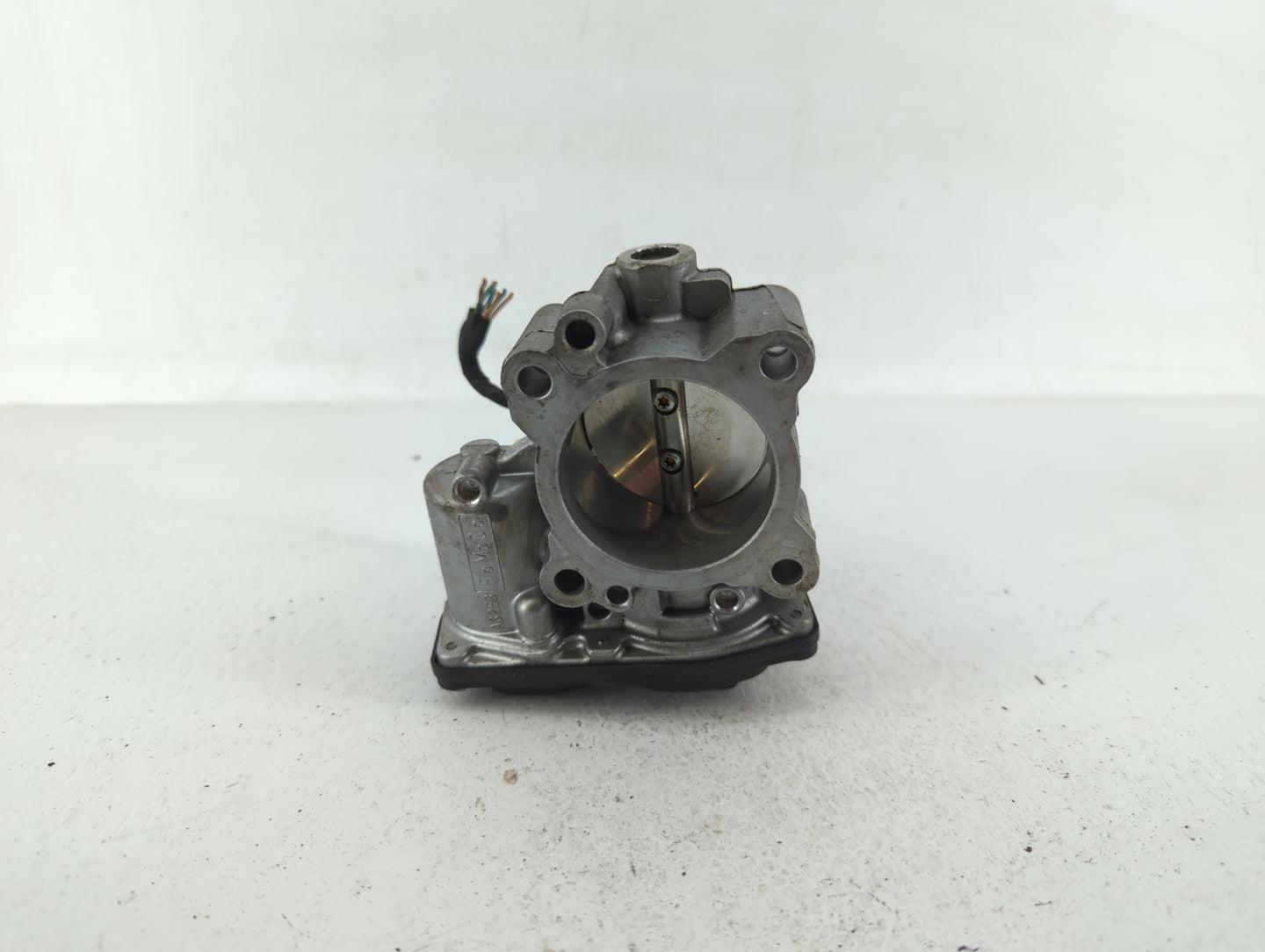 2017-2019 Ford Escape Throttle Body P/N:DS7G-9F991-BB DS7G-9F991-CA Fits Fits 2014 2015 2016 2017 2018 2019 2020 OEM Used Au