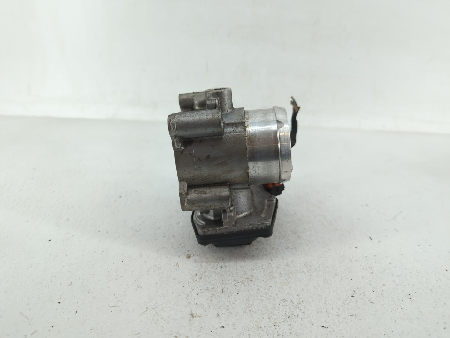2017-2019 Ford Escape Throttle Body P/N:DS7G-9F991-BB DS7G-9F991-CA Fits Fits 2014 2015 2016 2017 2018 2019 2020 OEM Used Au