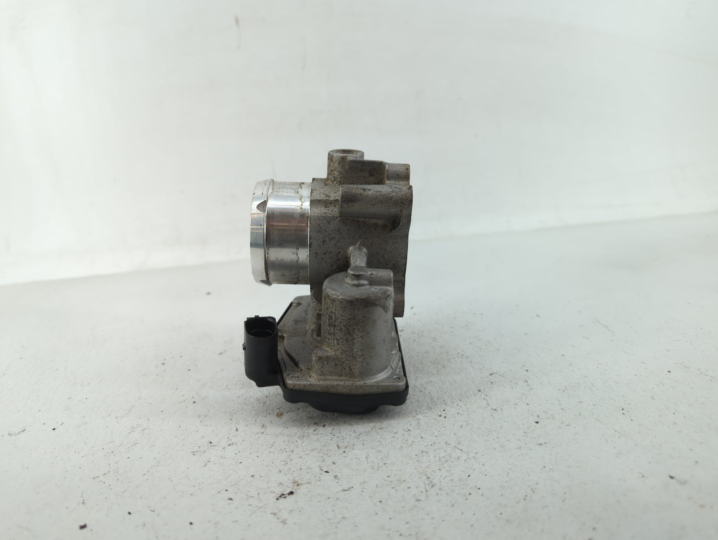 2017-2019 Ford Escape Throttle Body P/N:DS7G-9F991-BB DS7G-9F991-CA Fits Fits 2014 2015 2016 2017 2018 2019 2020 OEM Used Au