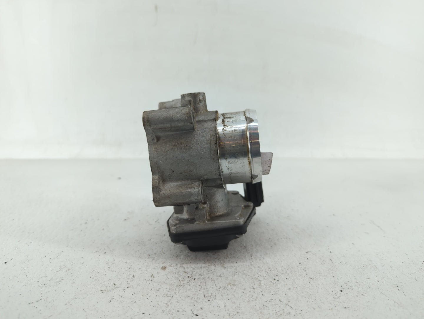 2017-2019 Ford Escape Throttle Body P/N:DS7G-9F991-BB DS7G-9F991-CA Fits Fits 2014 2015 2016 2017 2018 2019 2020 OEM Used Au