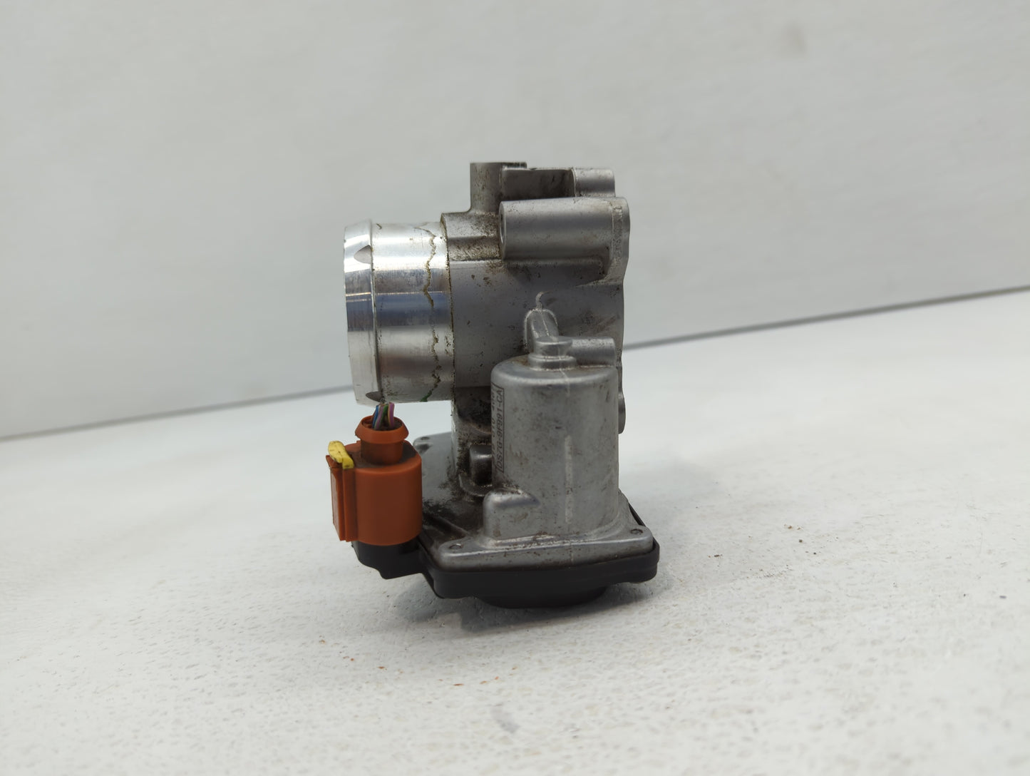 2017-2019 Ford Escape Throttle Body P/N:DS7G-9F991-CA Fits Fits 2014 2015 2016 2017 2018 2019 2020 OEM Used Auto Parts - Oem