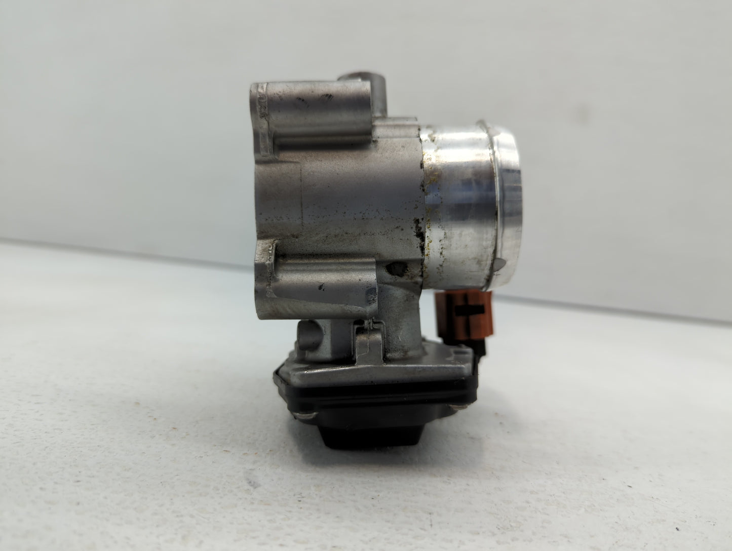 2017-2019 Ford Escape Throttle Body P/N:DS7G-9F991-CA Fits Fits 2014 2015 2016 2017 2018 2019 2020 OEM Used Auto Parts - Oem