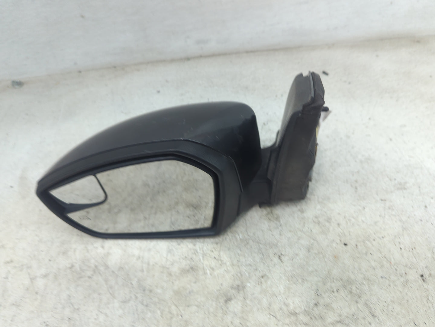 2017-2019 Ford Escape Driver Side View Mirror - Left Door Mirror OEM Used - Oemusedautoparts1.com