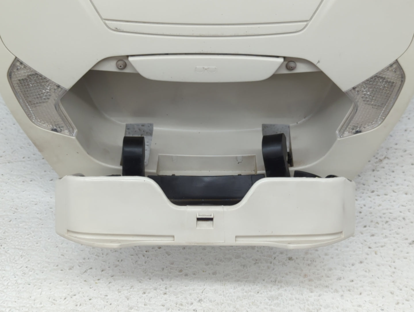 2019 Ford Escape Overhead Roof Console Cream - Oemusedautoparts1.com