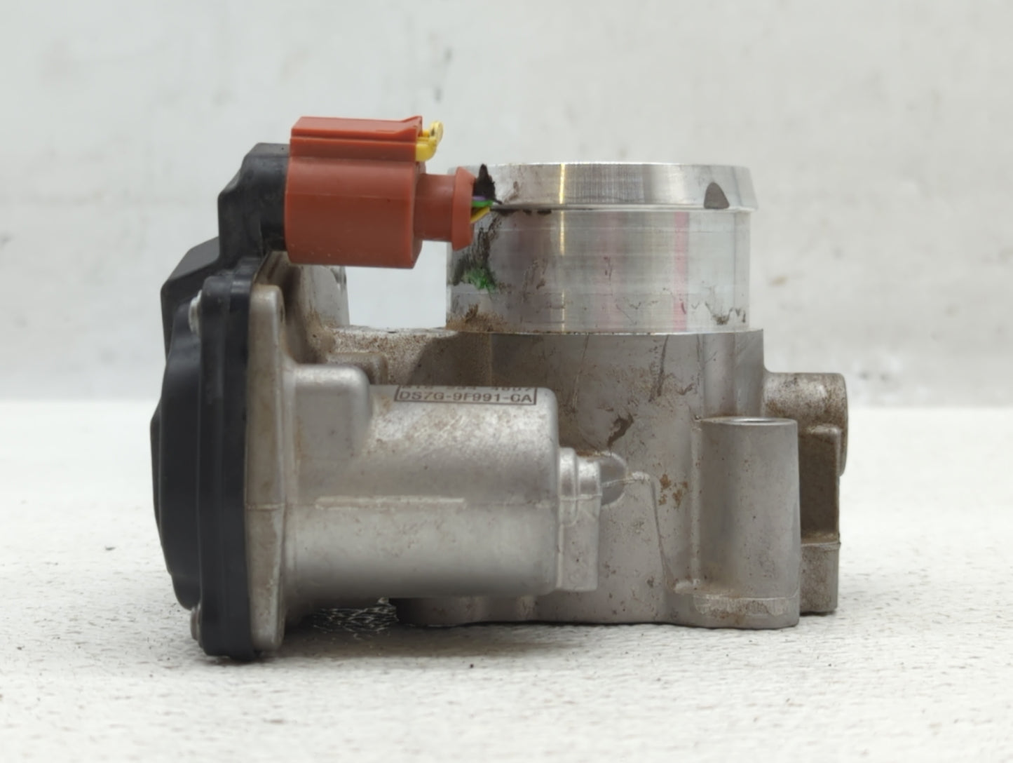 2017-2019 Ford Escape Throttle Body P/N:DS7G-9F991-CA Fits Fits 2014 2015 2016 2017 2018 2019 2020 OEM Used Auto Parts - Oem