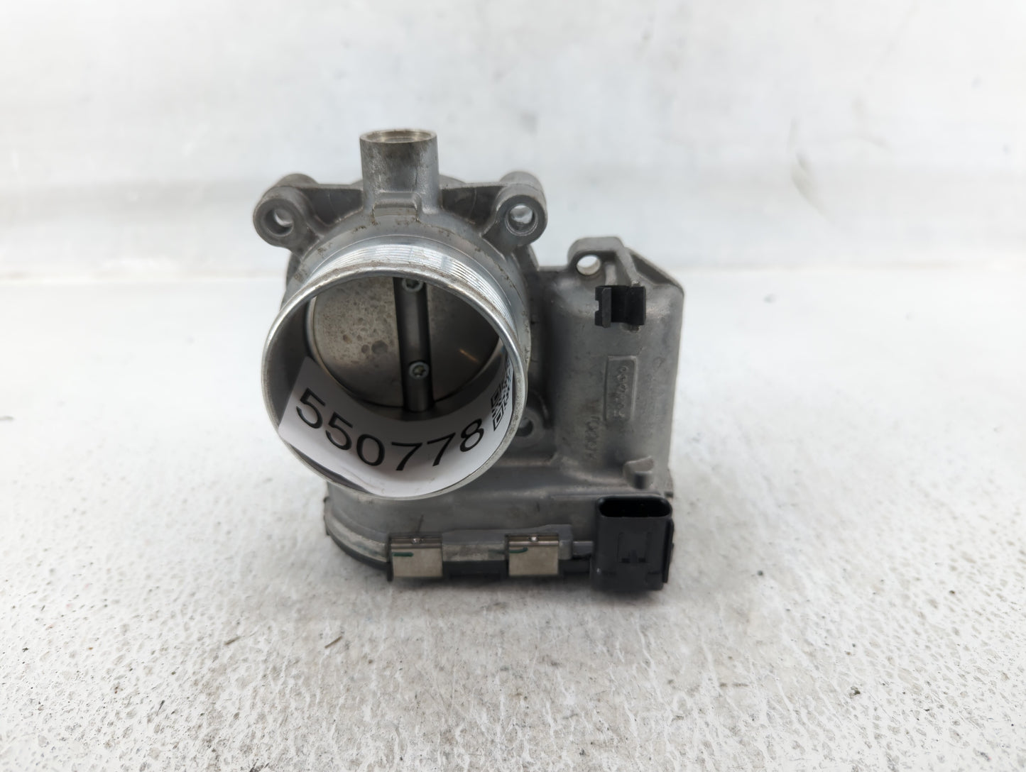 2017-2019 Ford Escape Throttle Body P/N:DS7E-9F991-BB Fits Fits 2014 2015 2016 2017 2018 2019 2020 2021 2022 OEM Used Auto P