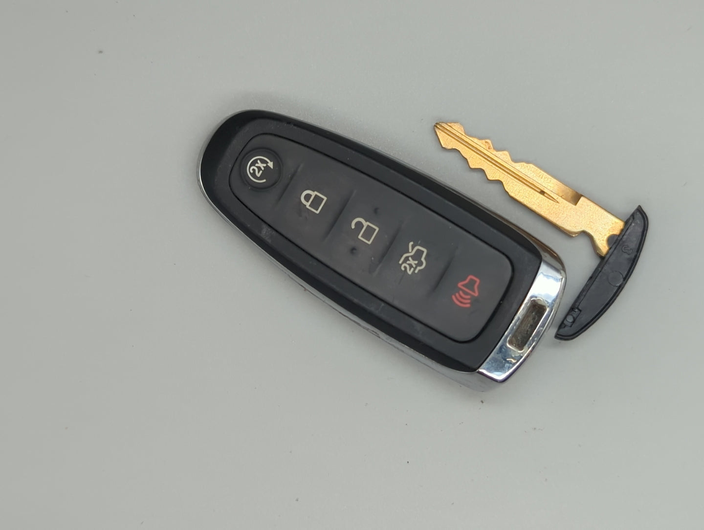 Ford Escape Keyless Entry Remote Fob M3n5wy8609   Bt4t-15k601-Hx 5 Buttons - Oemusedautoparts1.com