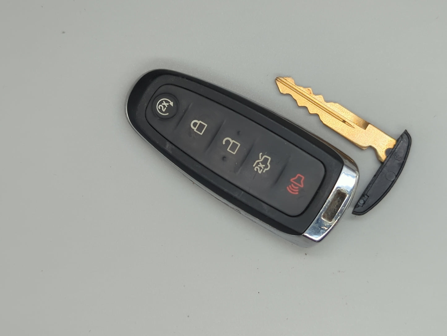 Ford Escape Keyless Entry Remote Fob M3n5wy8609   Bt4t-15k601-Hx 5 Buttons - Oemusedautoparts1.com