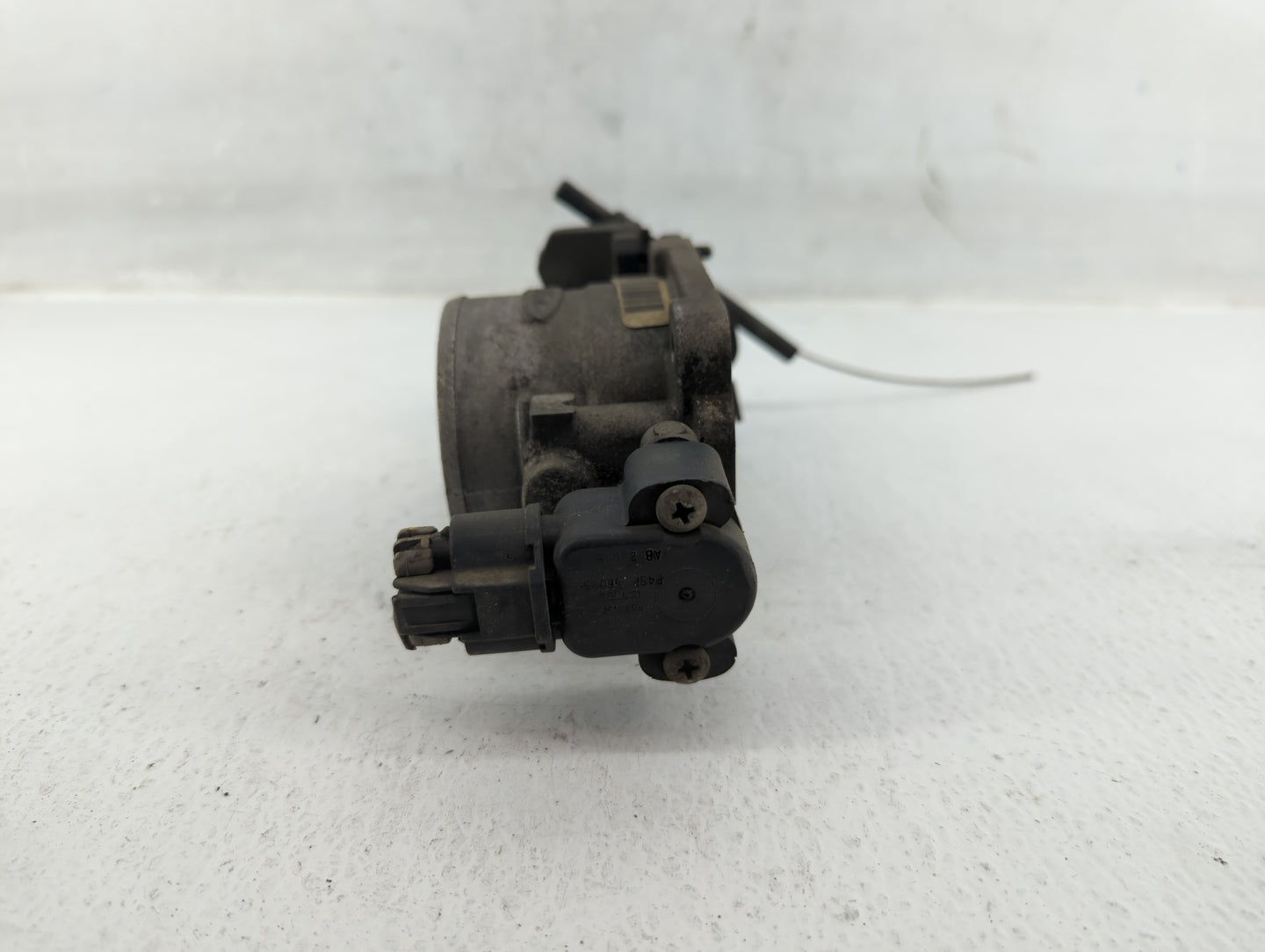 2017-2019 Ford Escape Throttle Body P/N:2L1U-CA Fits Fits 2014 2015 2016 2017 2018 2019 2020 OEM Used Auto Parts - Oemusedau